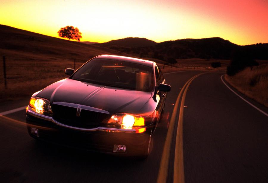  Lincoln LS 2000 года  (фото 22 из 57)